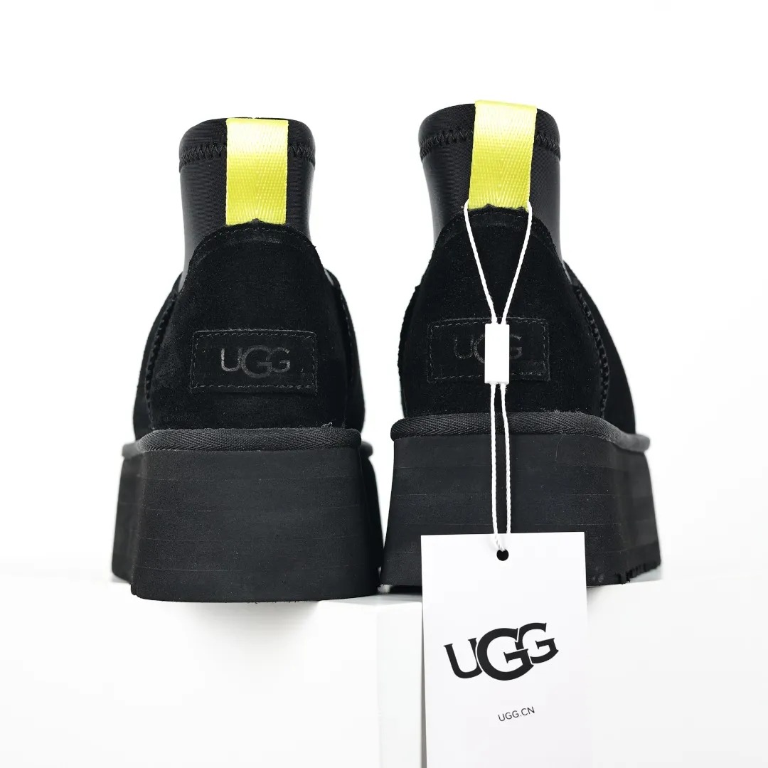 Pick up locally 💰600 Core recommended good price It is a very suitable choice for home furnishings. In the new year, uug launched a series of styles, which are partial to the preferences of young consumers and have also moved to the forefront of fashion trends. Shoe body material: water-repellent coated suede upper, 17 mm UGGPURE™ implantable wool insole, lightweight non-slip and comfortable rubber outsole, with brand LOGO and trademark, with full packaging Size: 35 36 37 38 39 40
